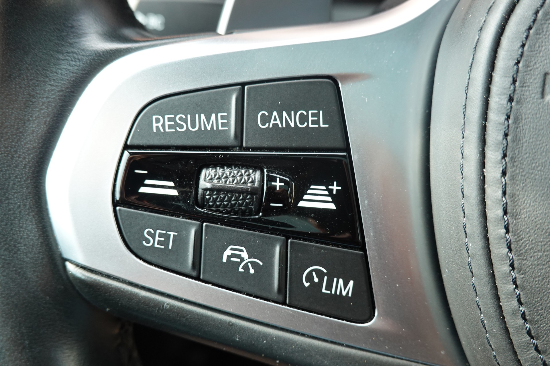 BMW M235i Gran Coupé xDrive - "CH Auto * Harman Kardon * Caméra * Tempomat Adaptatif * Service gratuit * Sièges Sport"-image-12