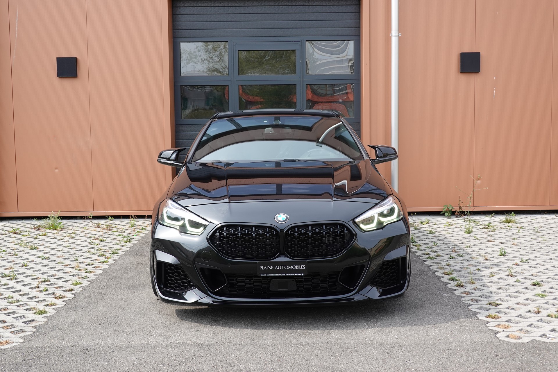 BMW M235i Gran Coupé xDrive - "CH Auto * Harman Kardon * Caméra * Tempomat Adaptatif * Service gratuit * Sièges Sport"-image-1