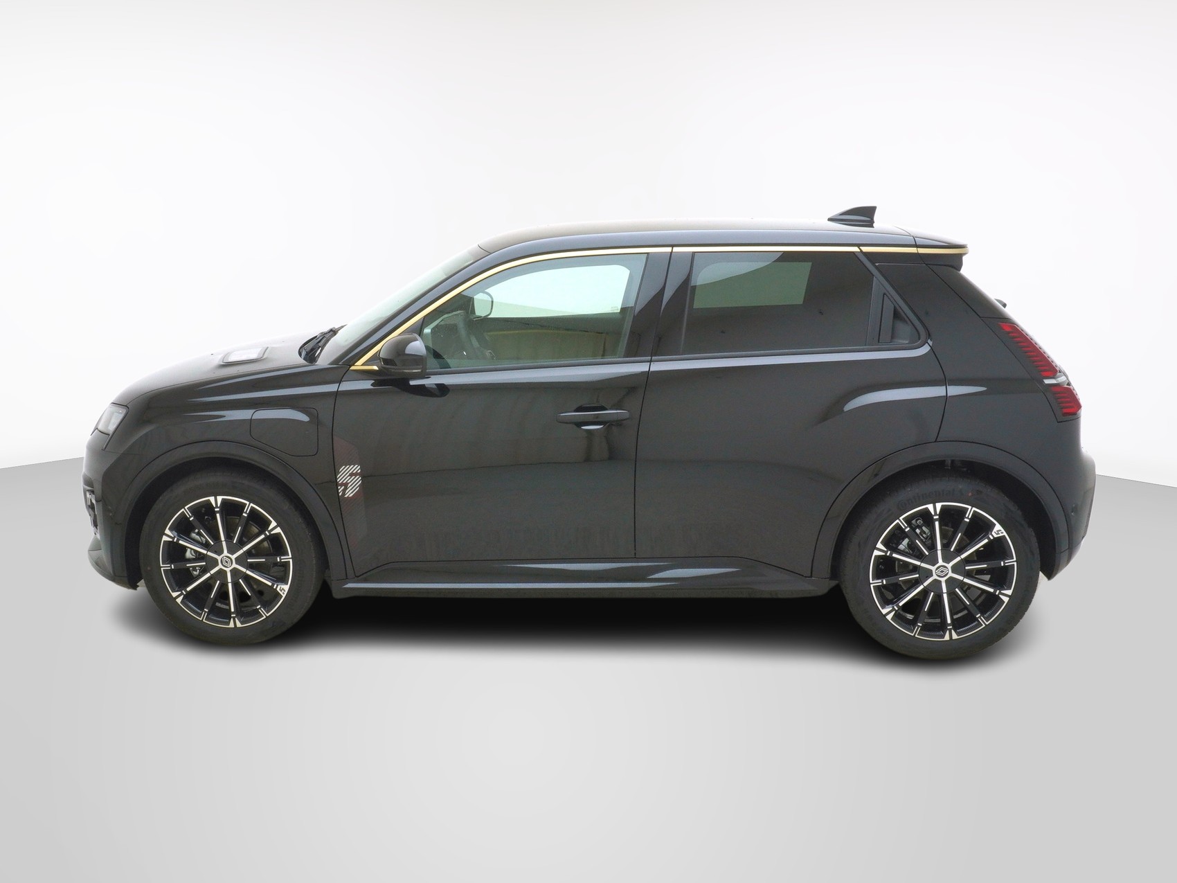 RENAULT R5 E-Tech Comfort Range iconic-showroom-element-1