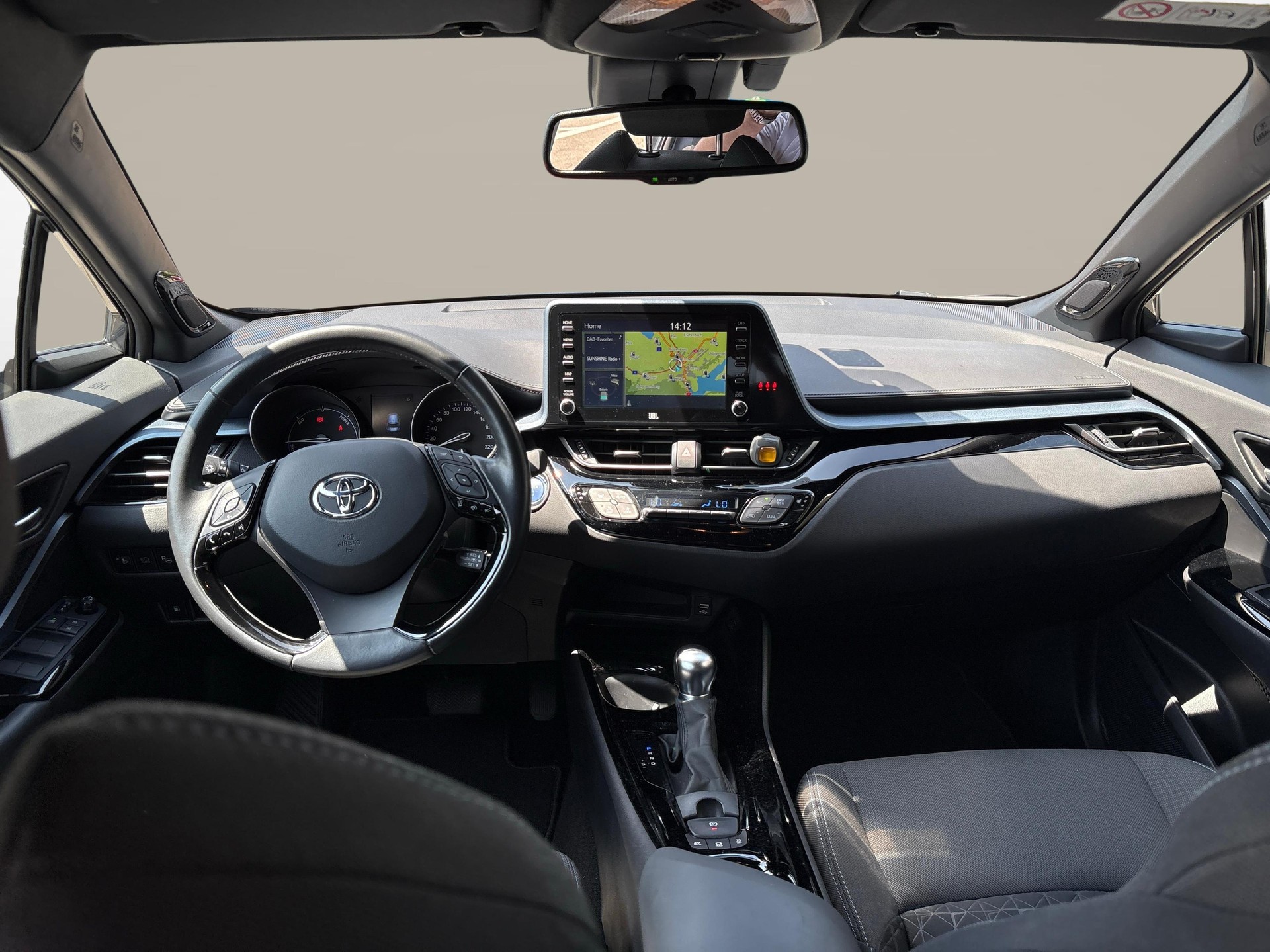 TOYOTA C-HR 2.0 VVTi HSD Trend-image-8