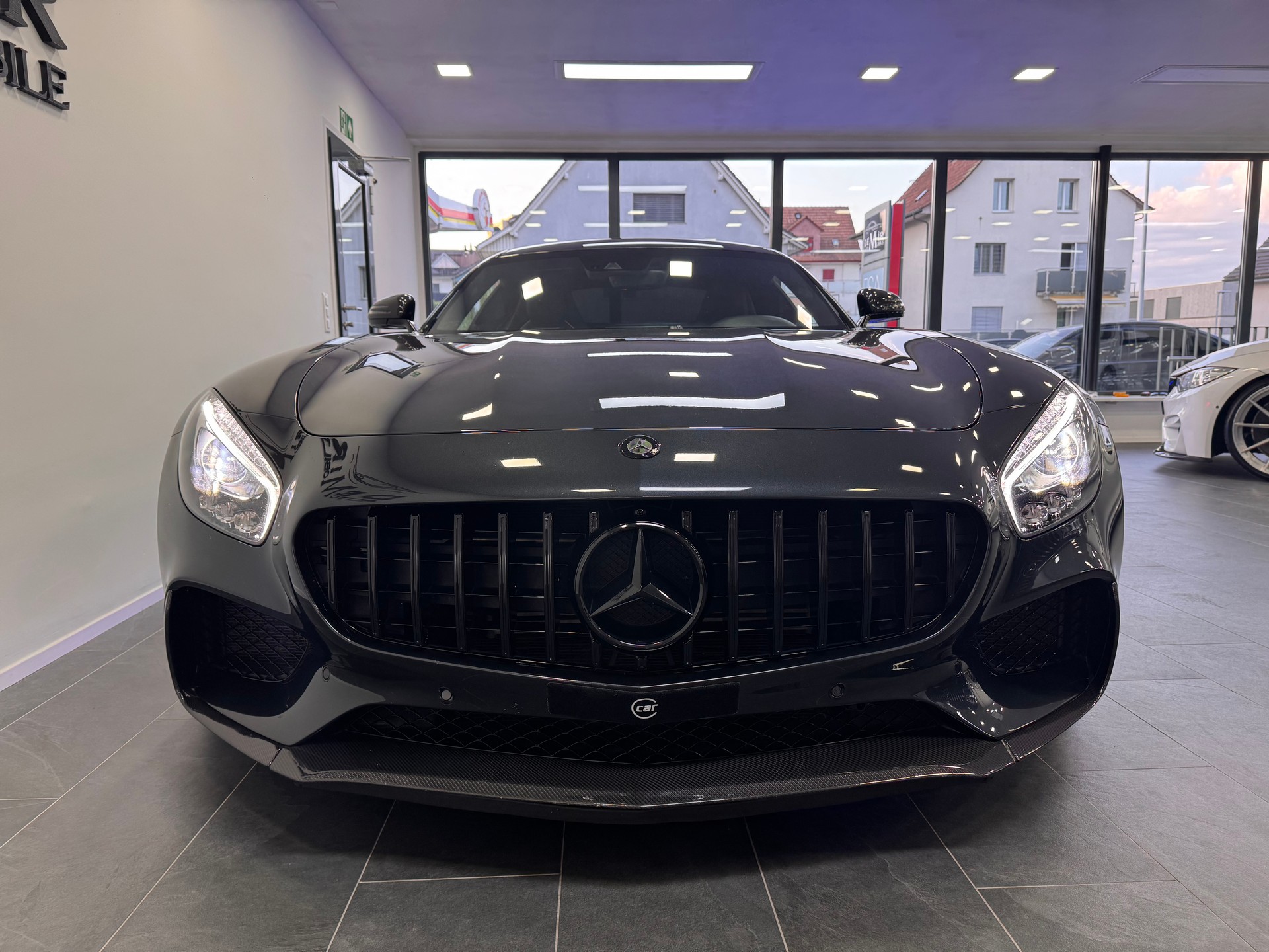 MERCEDES-BENZ AMG GT S Speedshift DCT *Performance Sitze / Panorama / Burmester / Carbon / Night-Paket / CH-Fahrzeug*-image-1