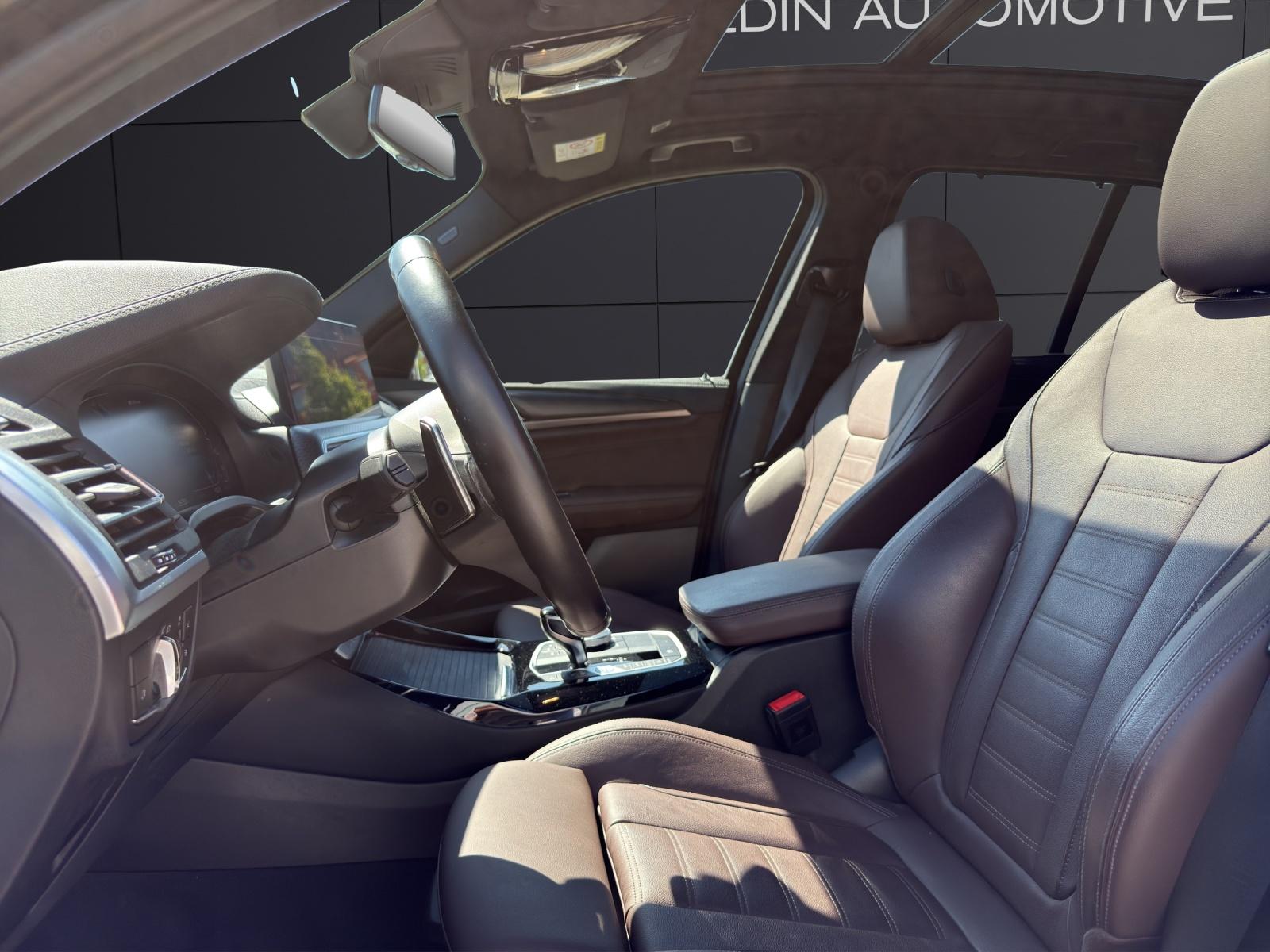BMW X3 xDrive30e-showroom-element-1
