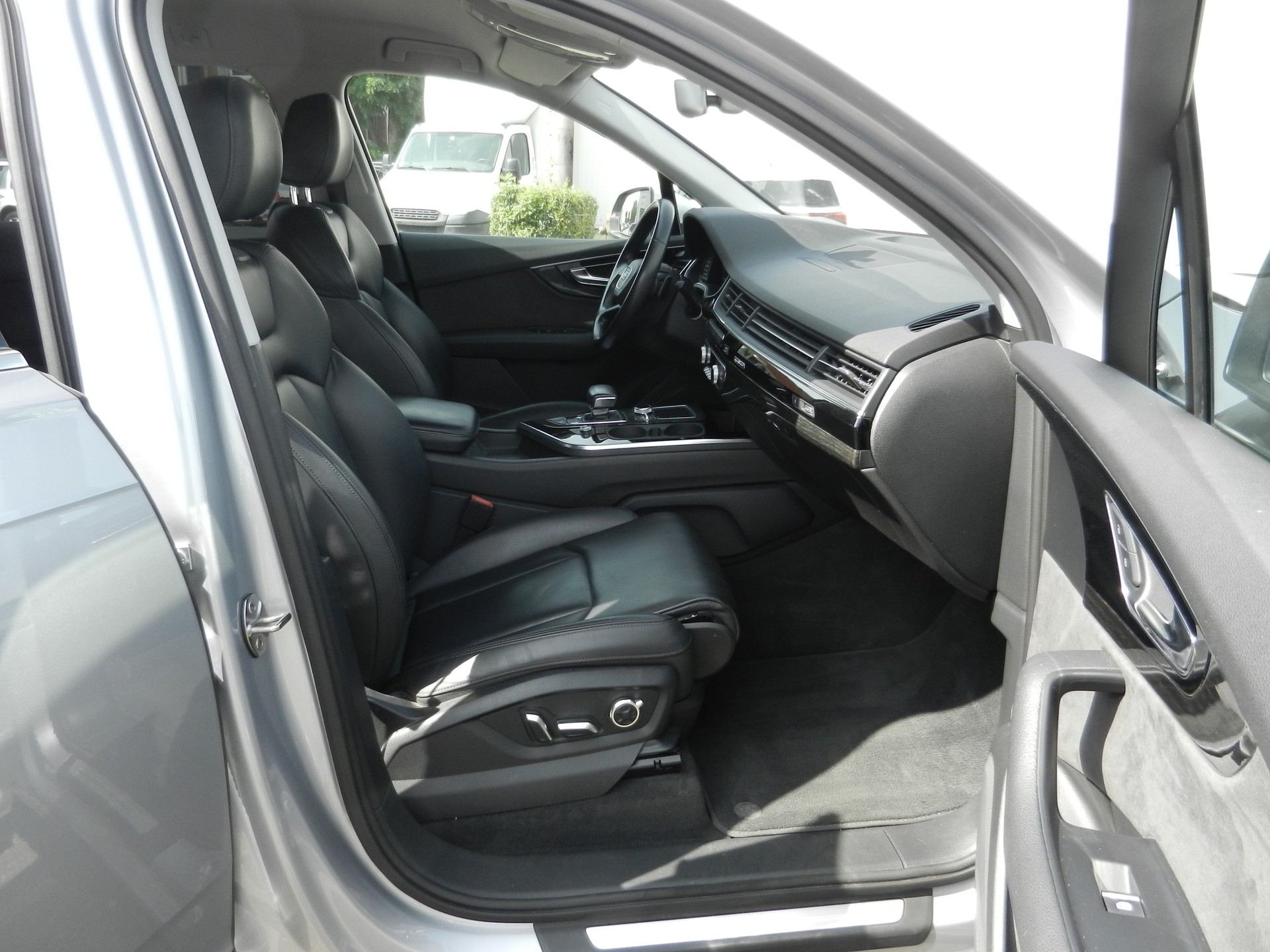 AUDI Q7 3.0 TDI quattro tiptronic-image-10