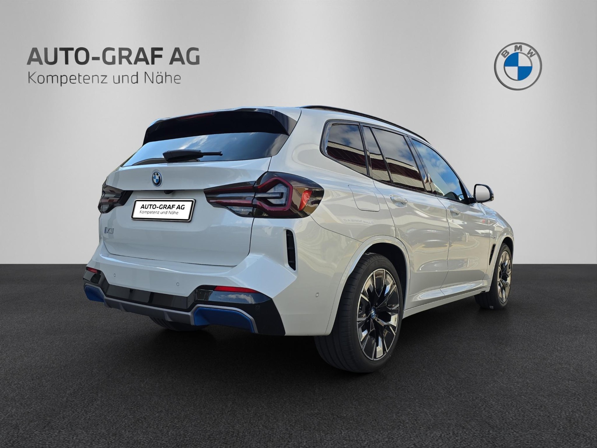 BMW iX3 Impressive-image-4