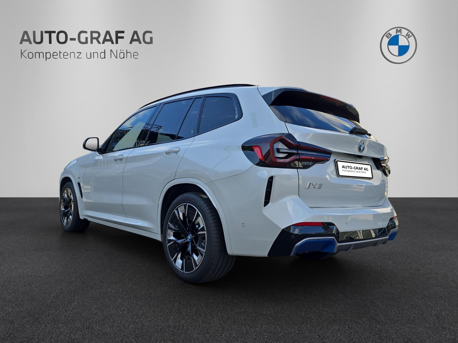 BMW iX3 Impressive-image-2