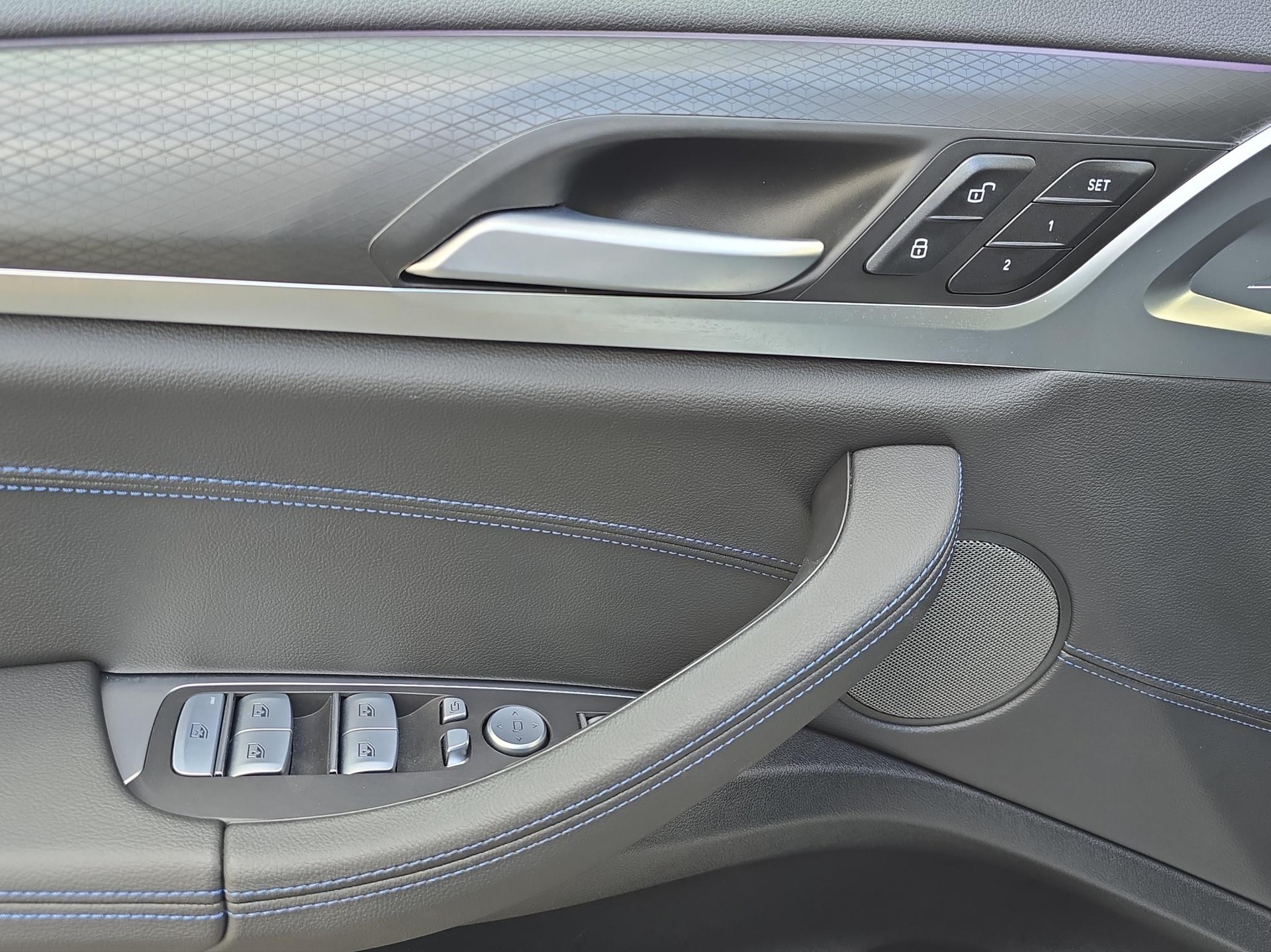 BMW iX3 Impressive-image-11