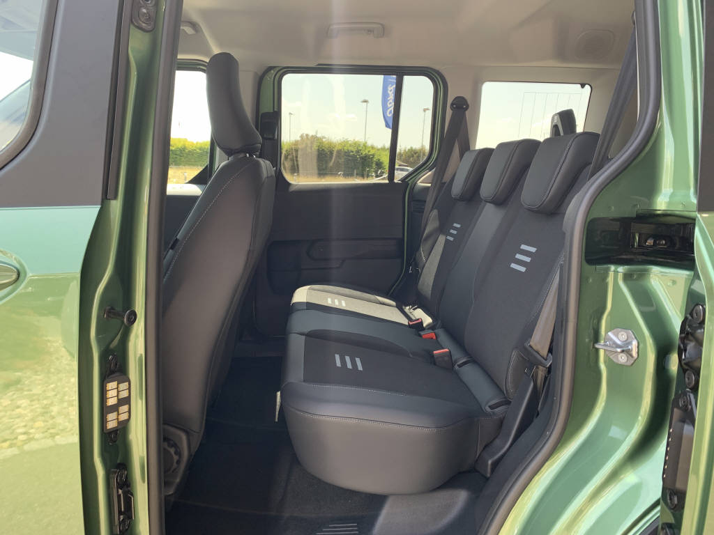 FORD E-Tourneo Courier Active-image-6