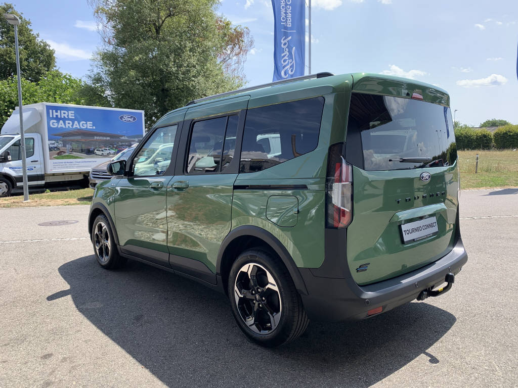 FORD E-Tourneo Courier Active-image-4