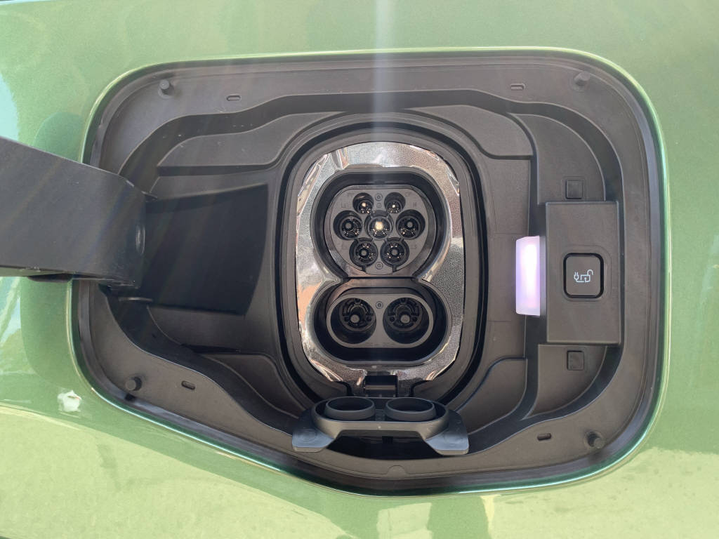 FORD E-Tourneo Courier Active-image-11