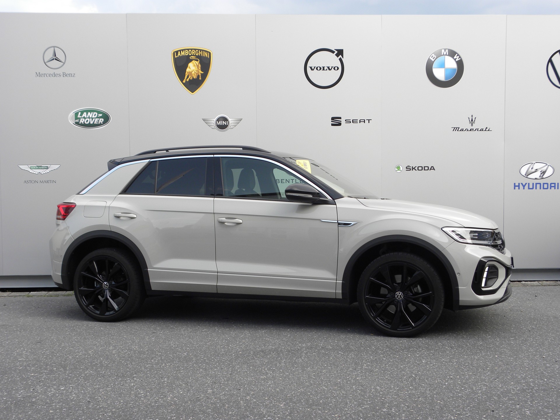 VW T-Roc 2.0 TSI R-Line DSG 4Motion-image-4