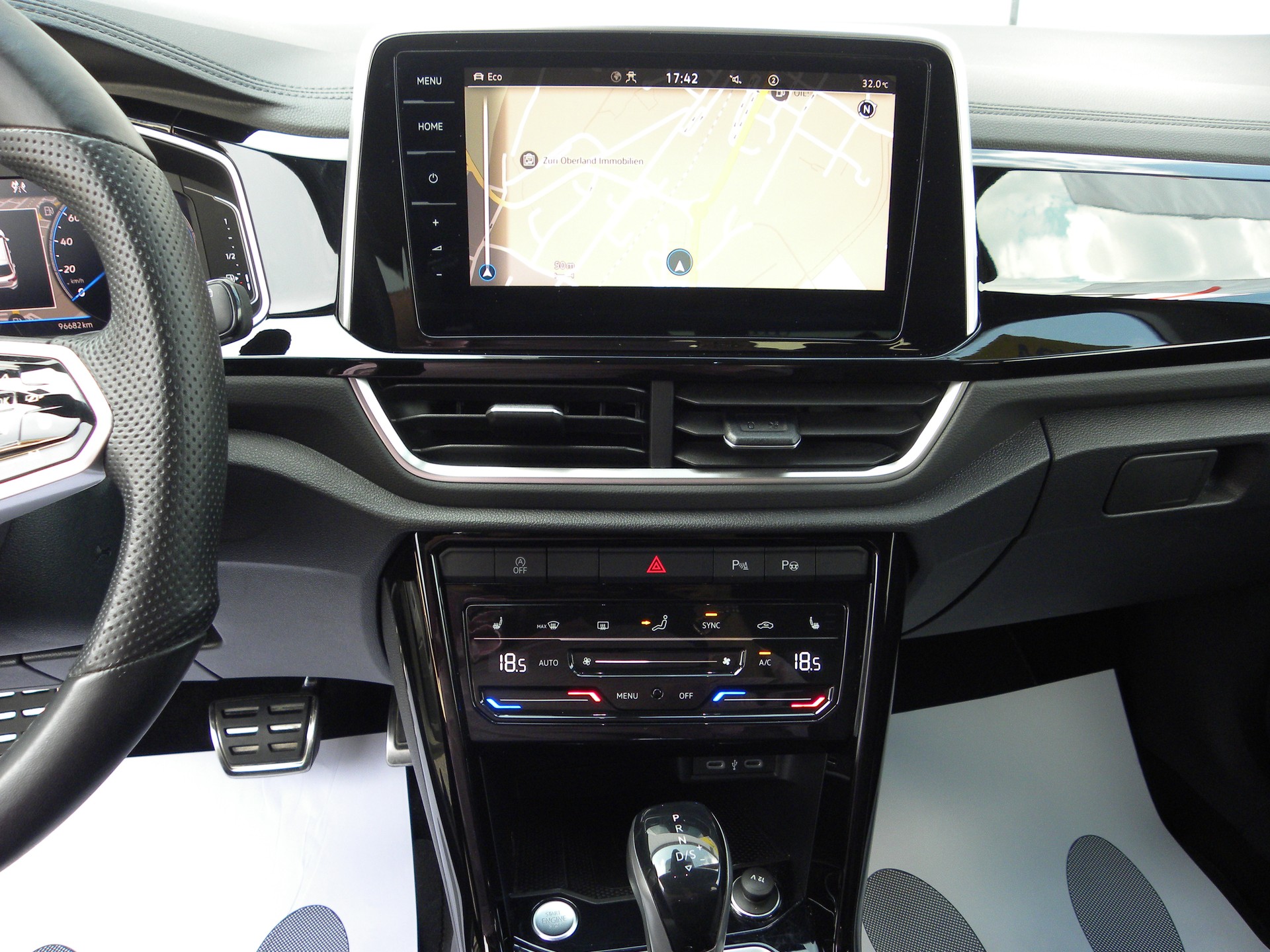 VW T-Roc 2.0 TSI R-Line DSG 4Motion-image-12