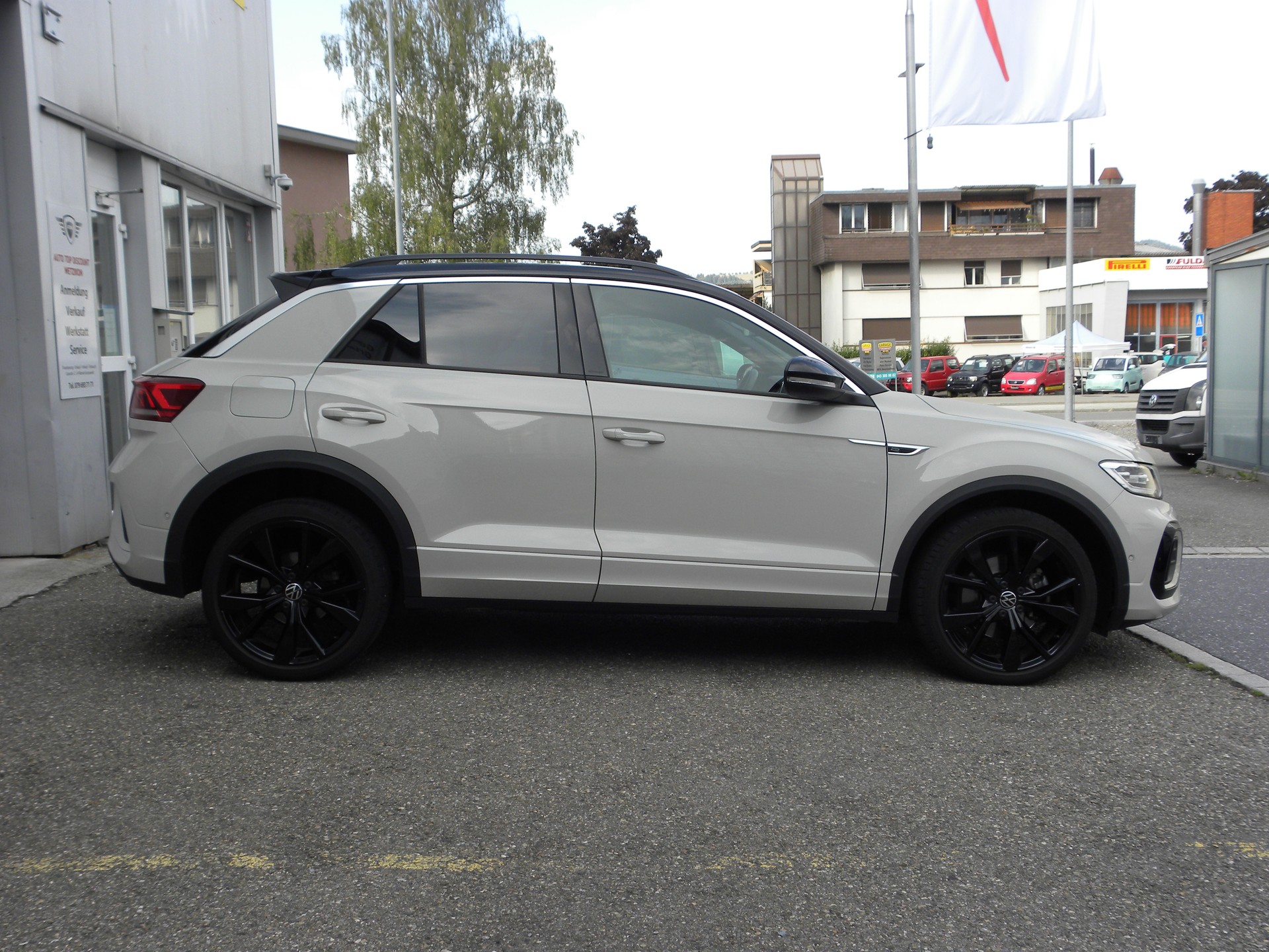 VW T-Roc 2.0 TSI R-Line DSG 4Motion-image-3