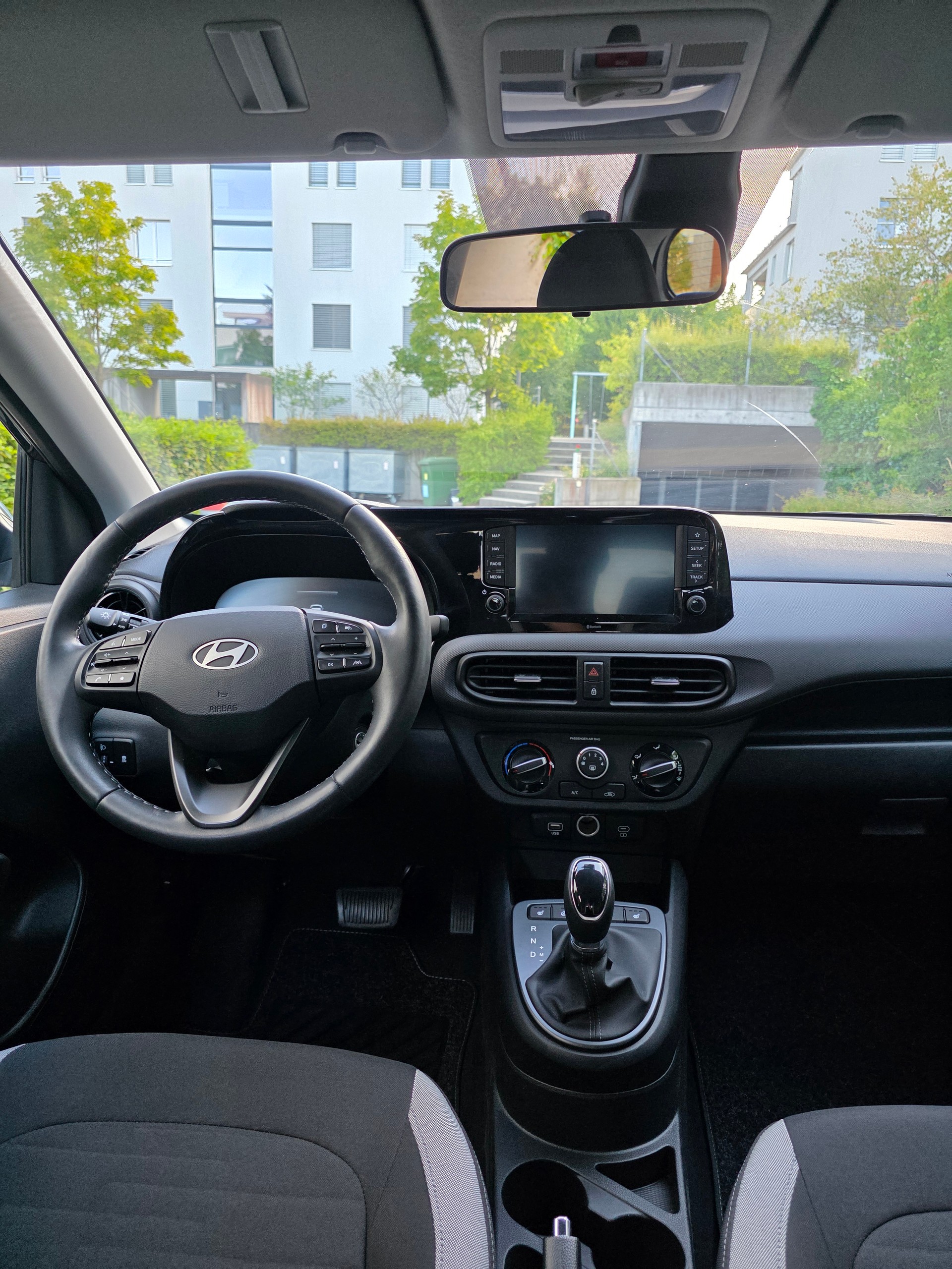 HYUNDAI i10 1.2 Amplia-image-12