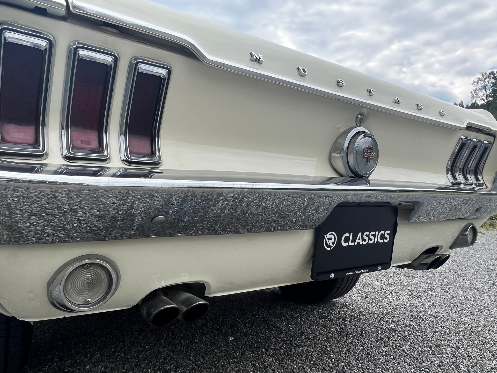 FORD Mustang GT 390 Convertible-image-30