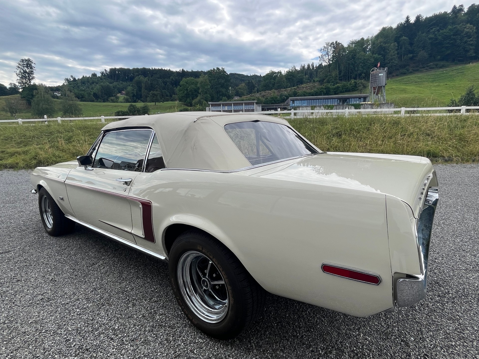 FORD Mustang GT 390 Convertible-image-24