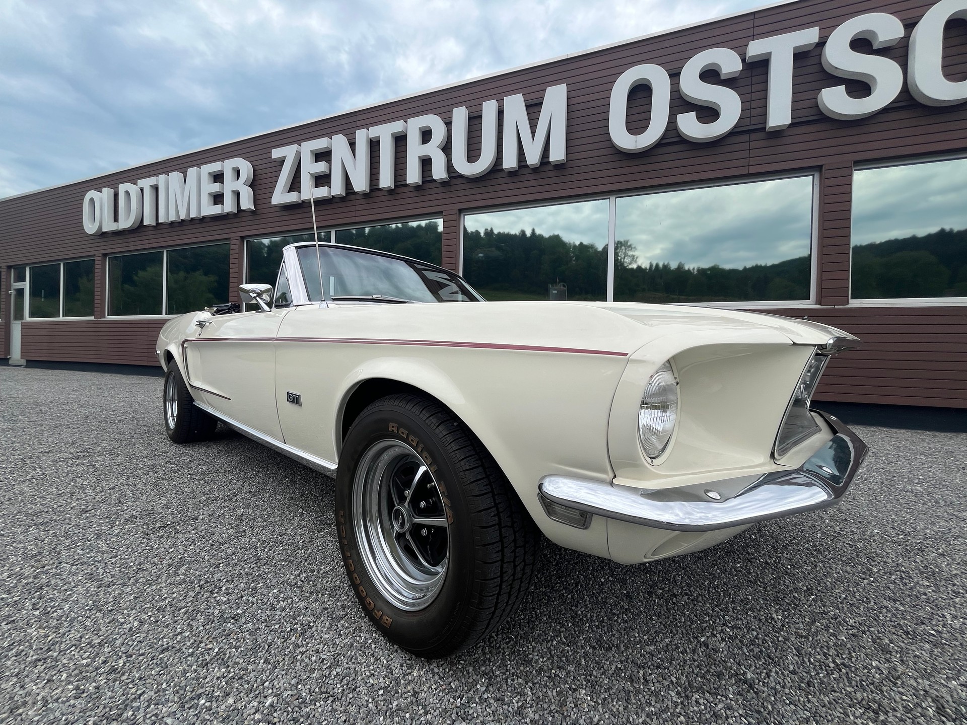 FORD Mustang GT 390 Convertible-image-9
