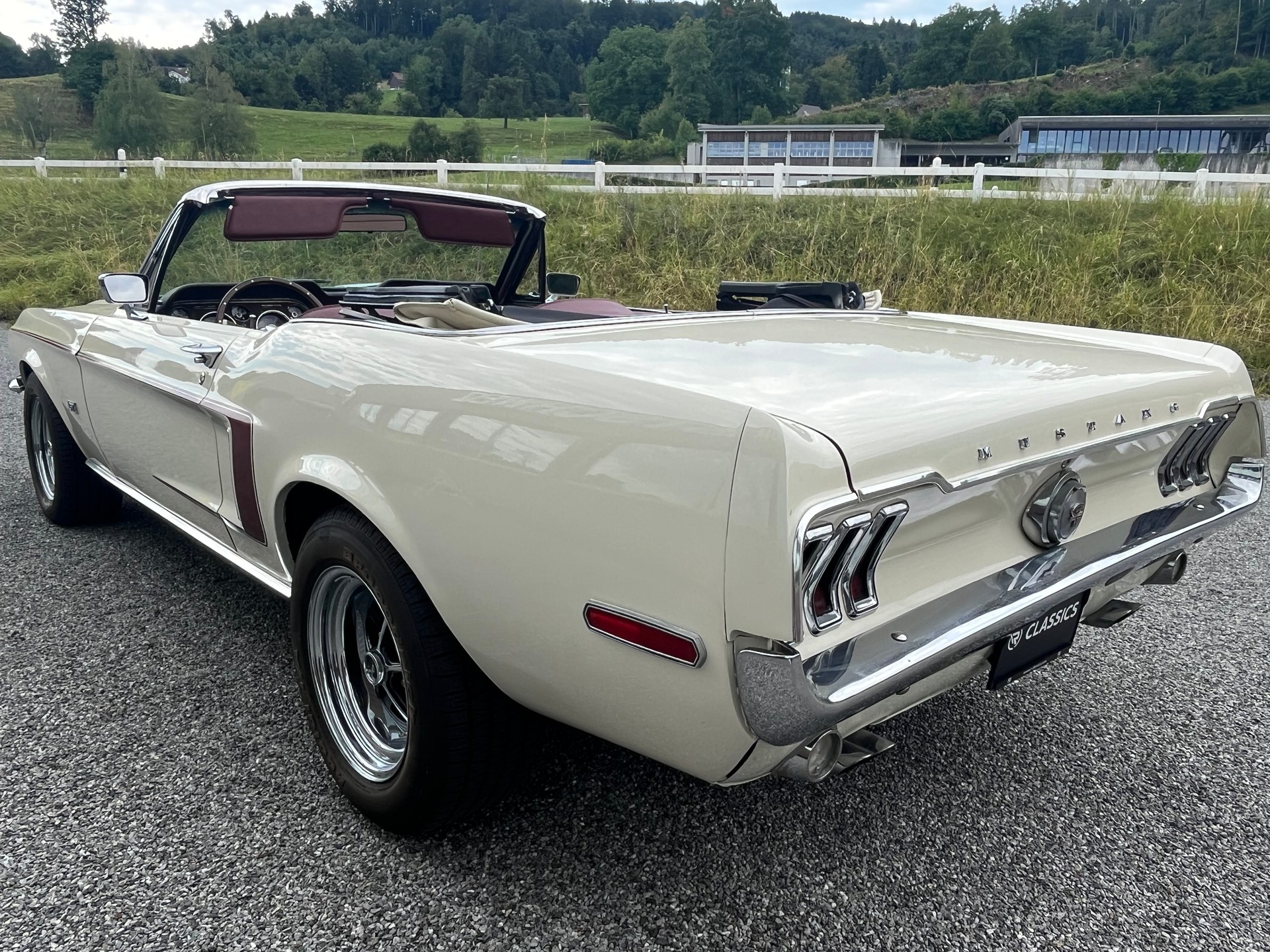 FORD Mustang GT 390 Convertible-image-2