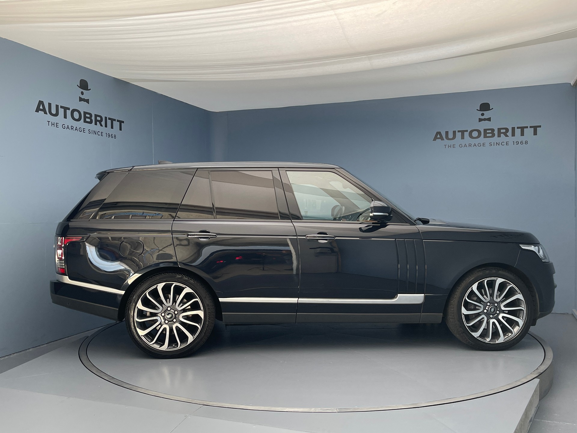 LAND ROVER Range Rover 4.4 SDV8 Autobiography-image-2