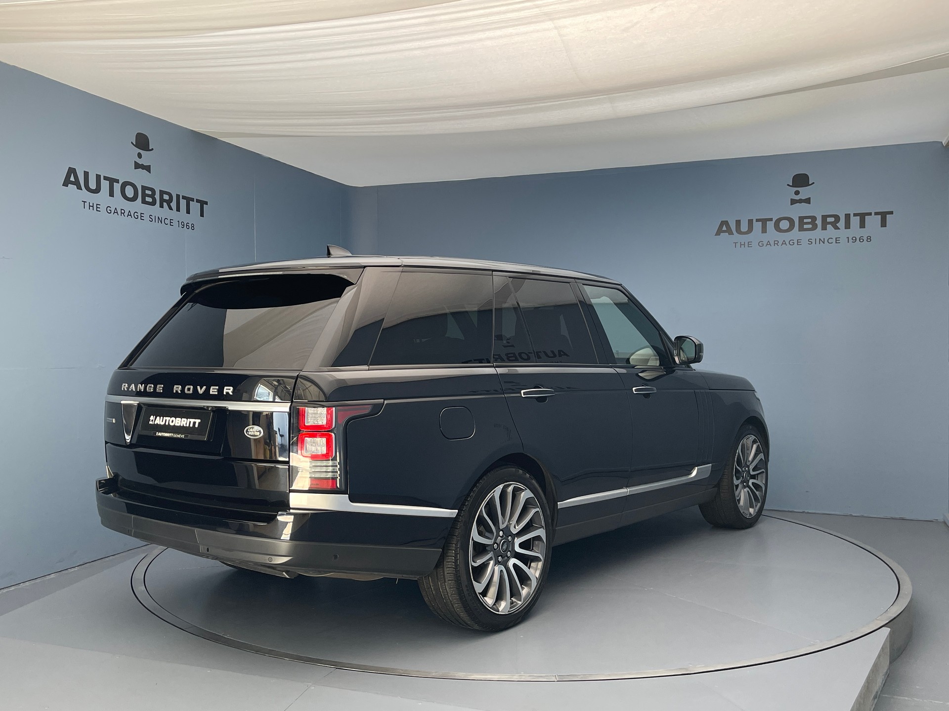LAND ROVER Range Rover 4.4 SDV8 Autobiography-image-3