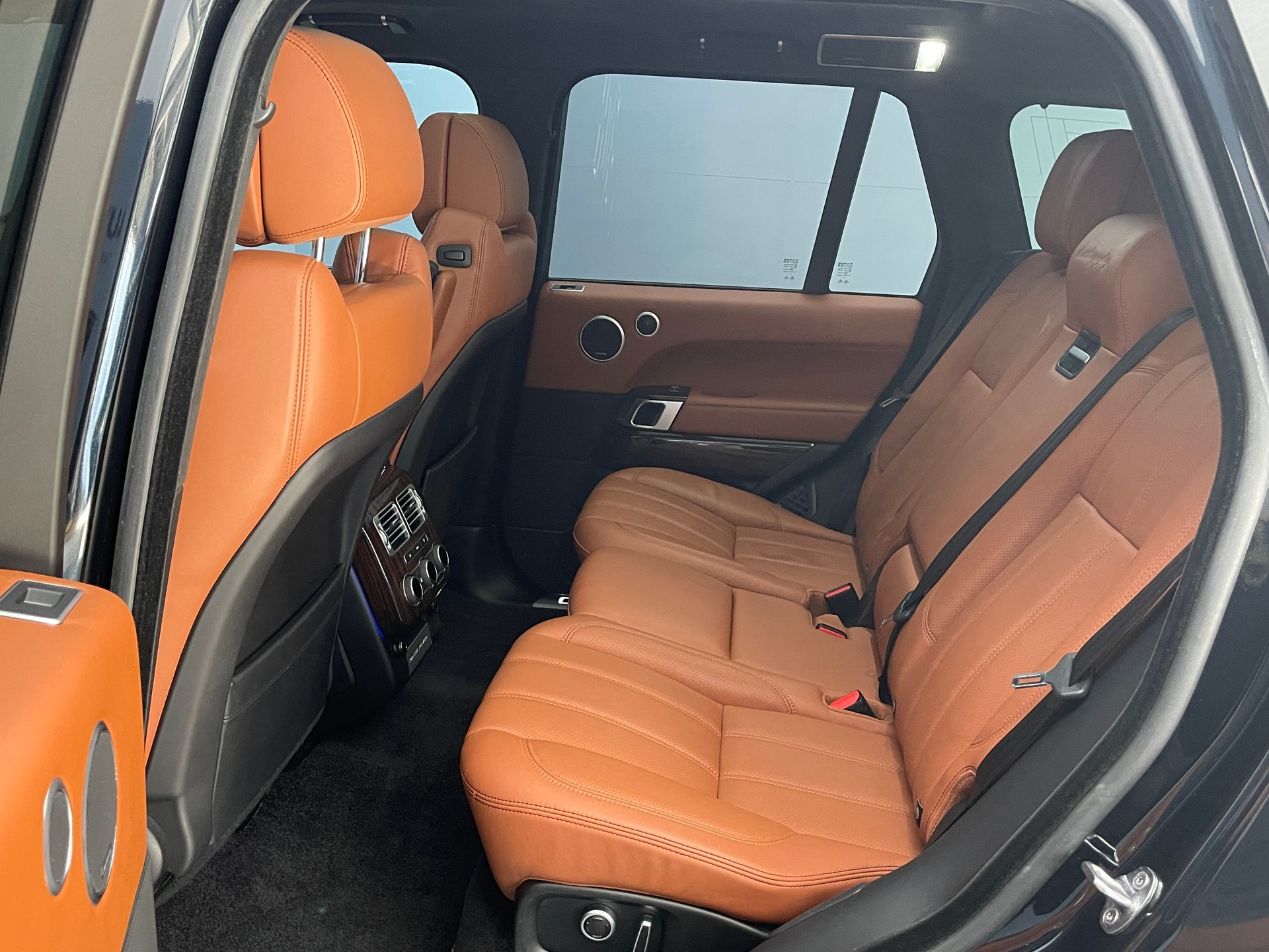 LAND ROVER Range Rover 4.4 SDV8 Autobiography-image-9