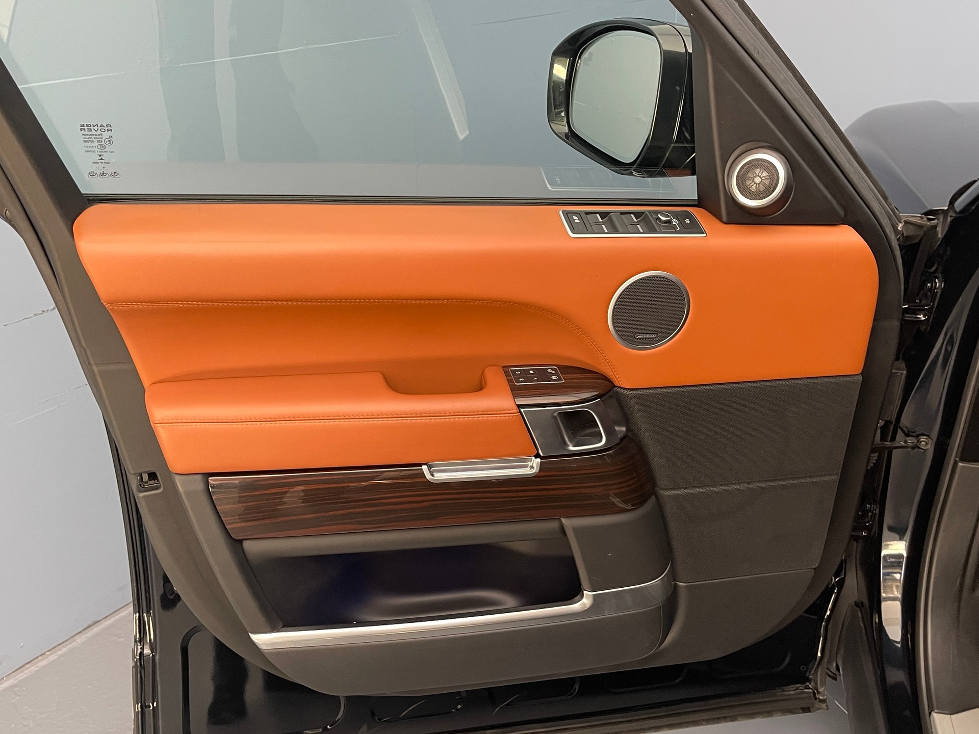 LAND ROVER Range Rover 4.4 SDV8 Autobiography-image-10