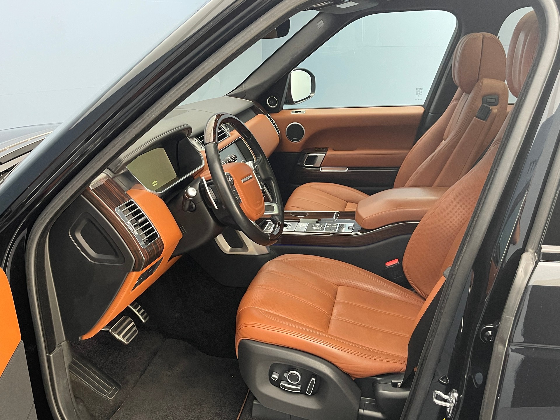 LAND ROVER Range Rover 4.4 SDV8 Autobiography-image-8