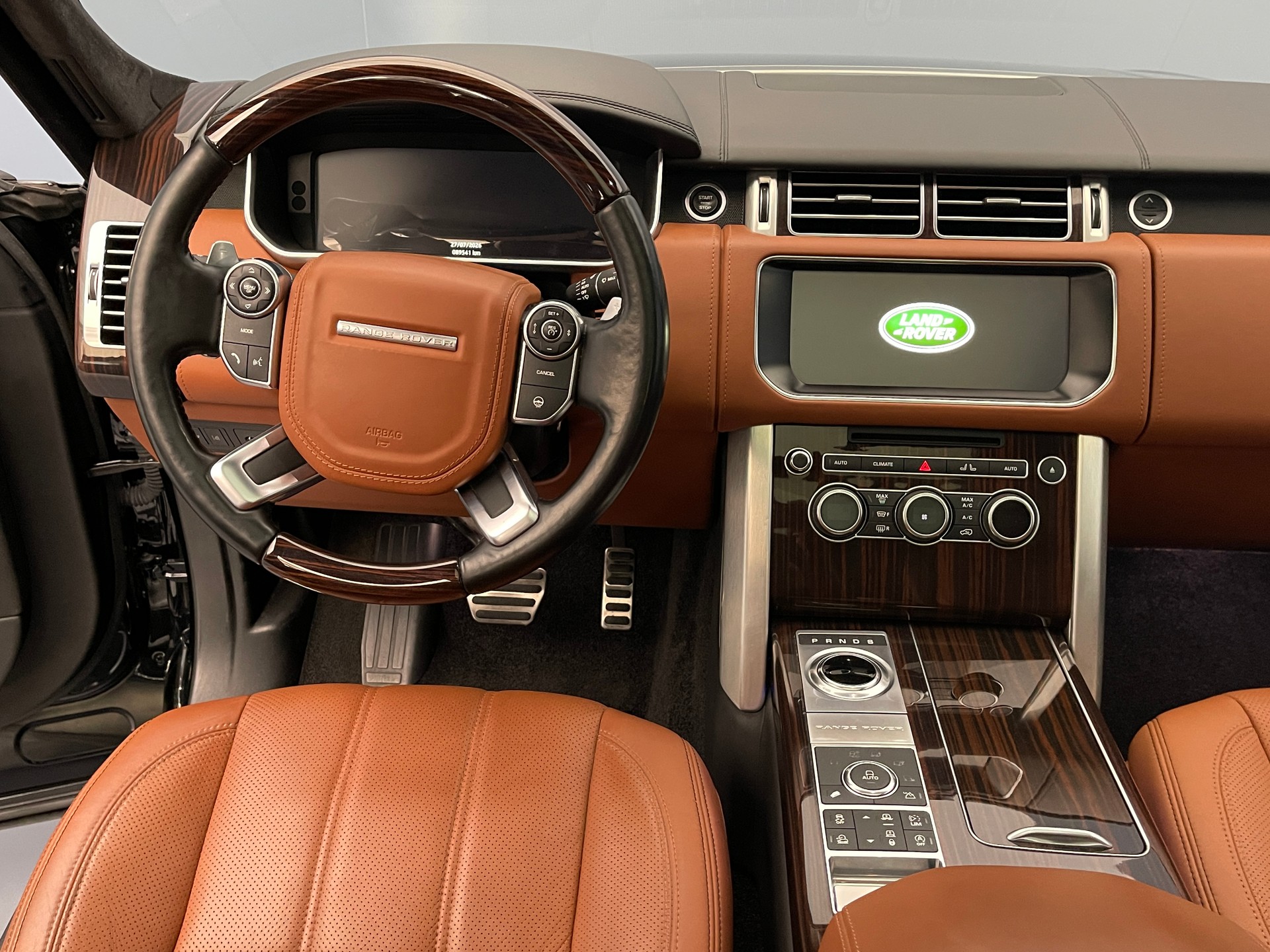 LAND ROVER Range Rover 4.4 SDV8 Autobiography-image-5