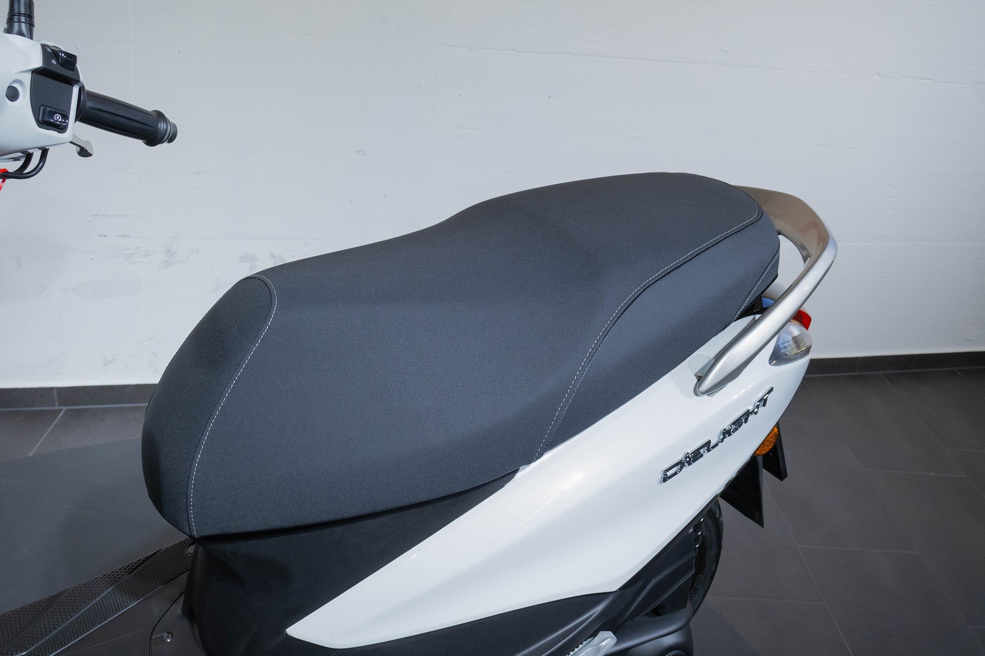 YAMAHA D'elight-image-12