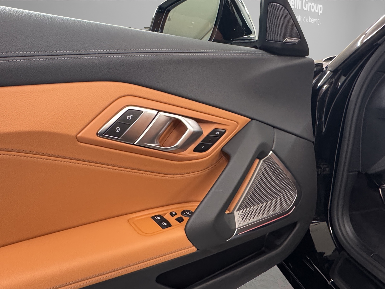 BMW Z4 20i sDrive-image-11