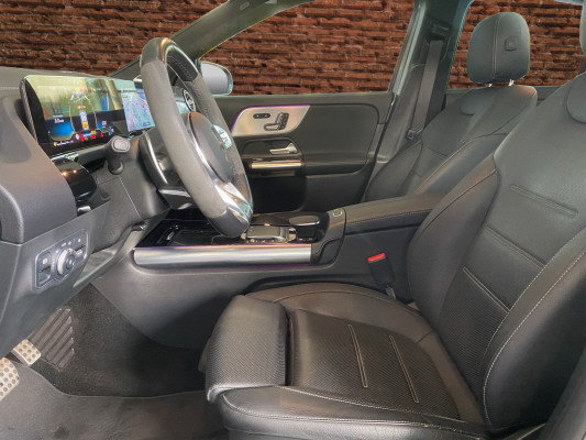 MERCEDES-BENZ GLA 45 S AMG 4Matic+-image-10