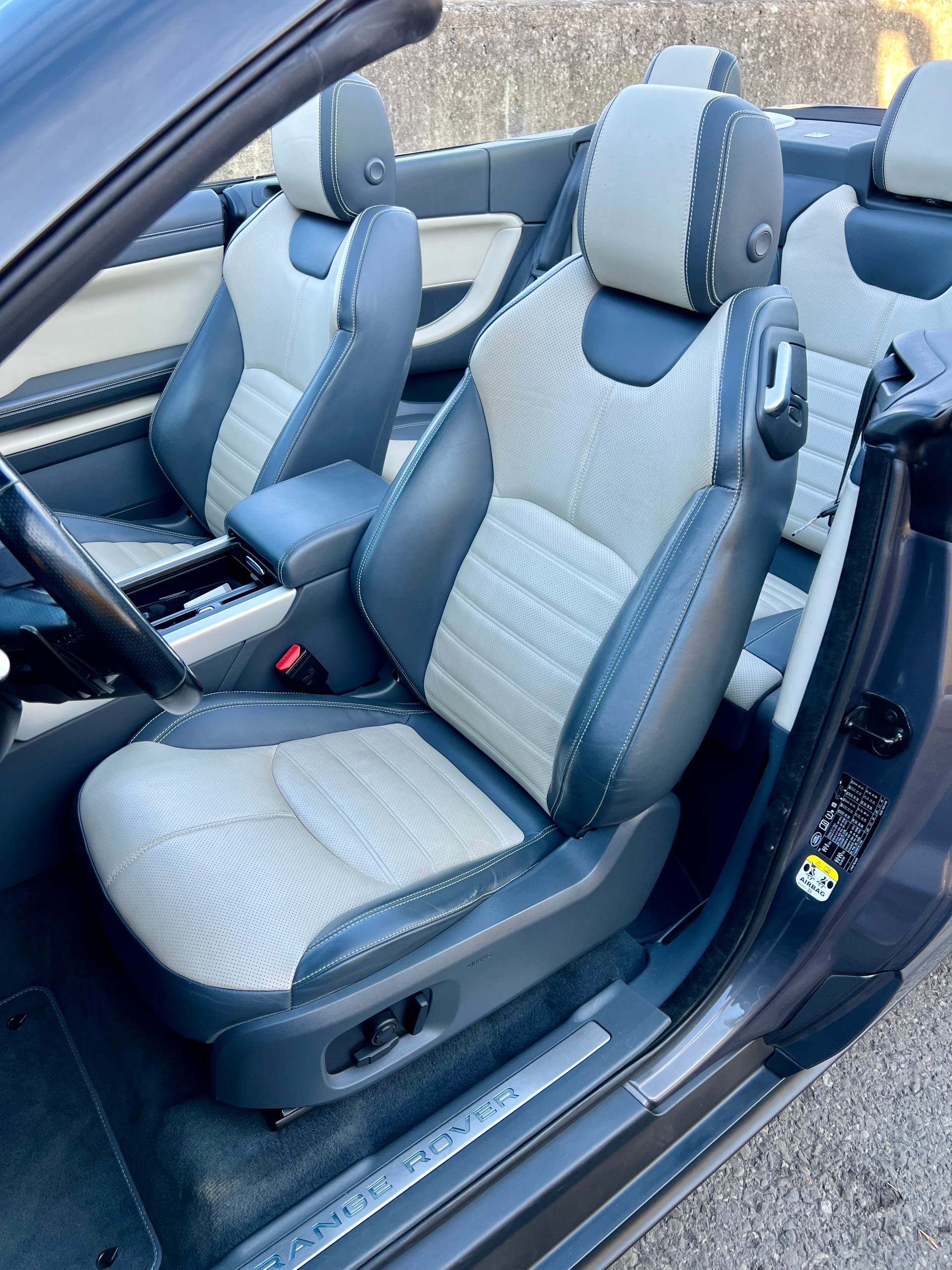 LAND ROVER Range Rover Evoque Conver. 2.0 TD4 HSE Dynamic AT9-image-16