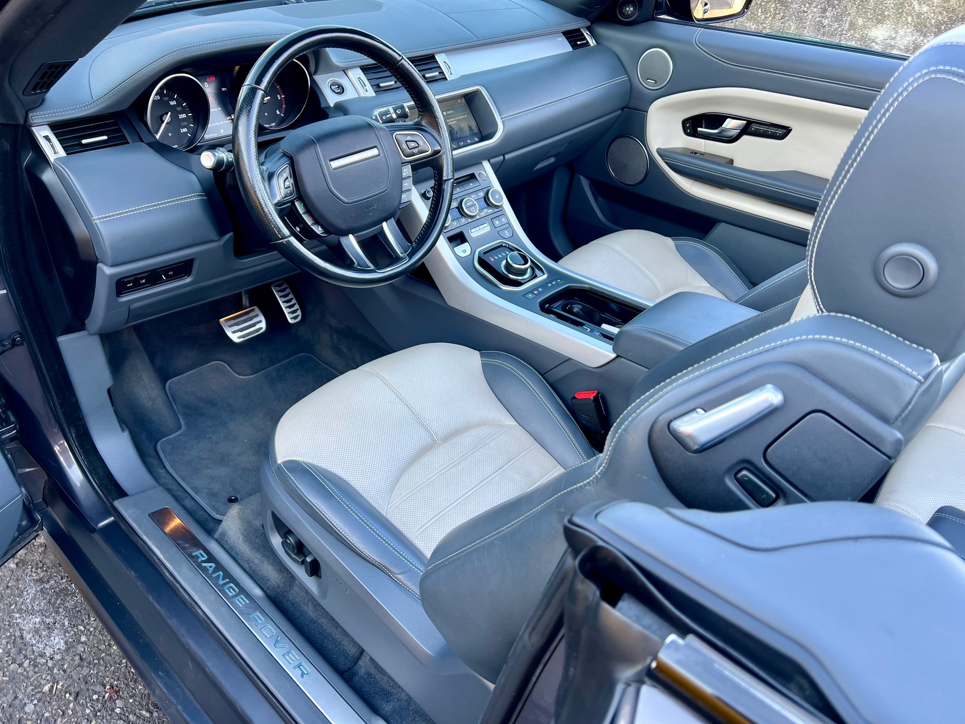 LAND ROVER Range Rover Evoque Conver. 2.0 TD4 HSE Dynamic AT9-image-14