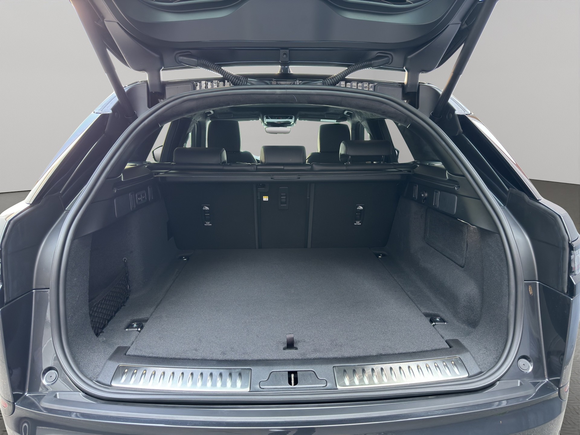 LAND ROVER Range Rover Velar 3.0 I6 Autobiography-image-18