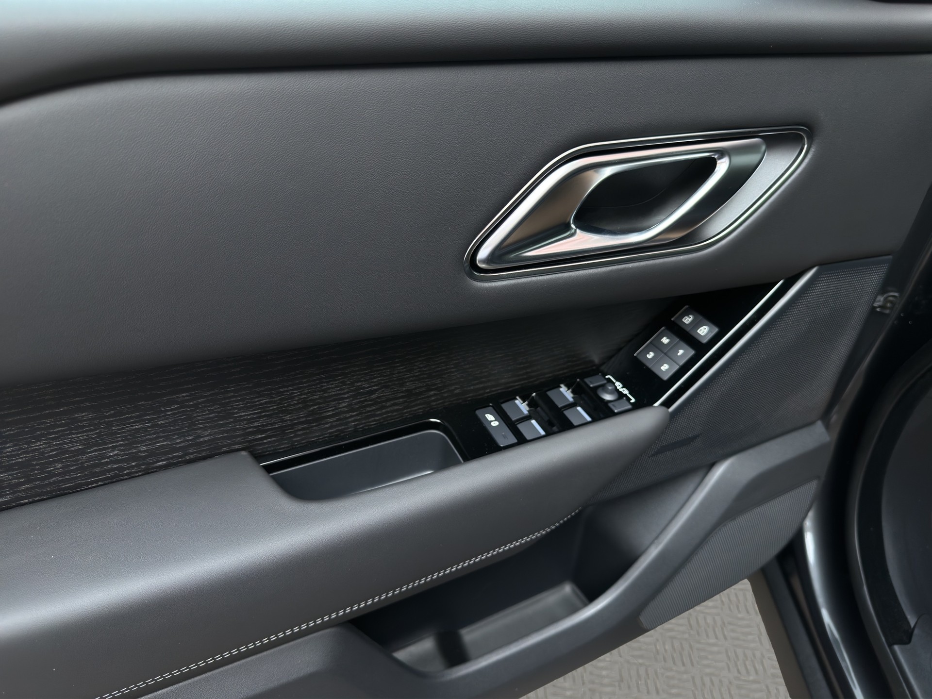 LAND ROVER Range Rover Velar 3.0 I6 Autobiography-image-14