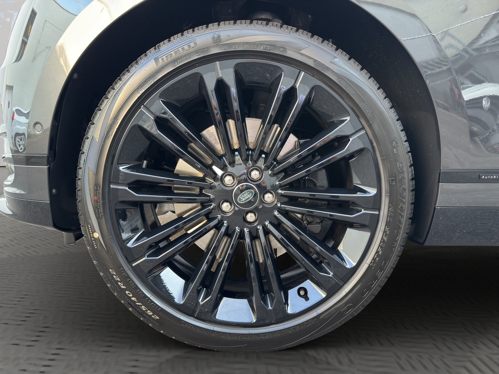 LAND ROVER Range Rover Velar 3.0 I6 Autobiography-image-19