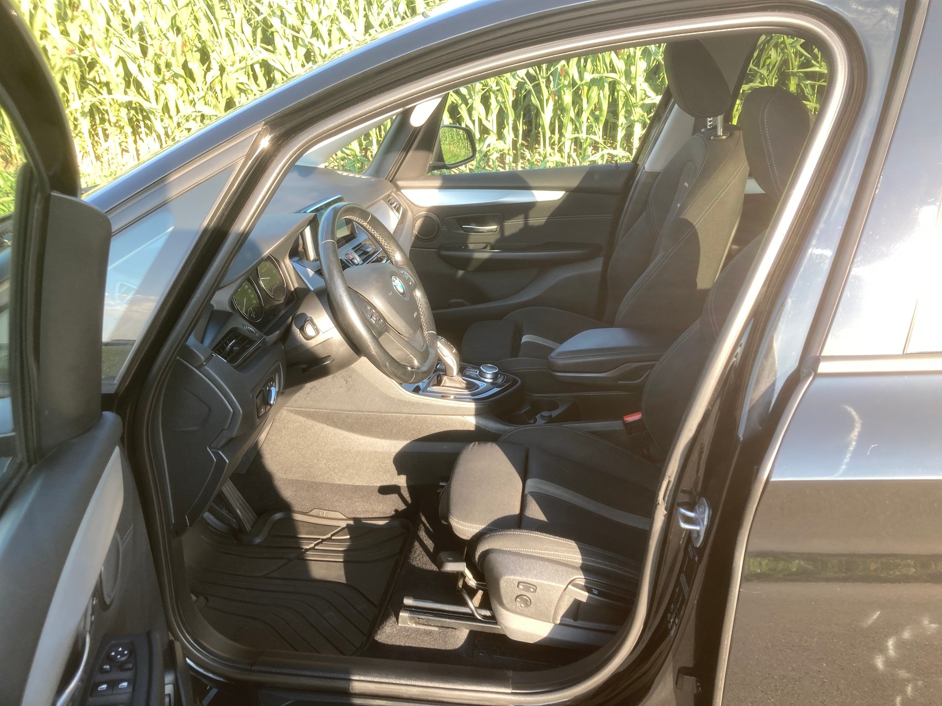 BMW 218d xDrive Gran Tourer-image-8