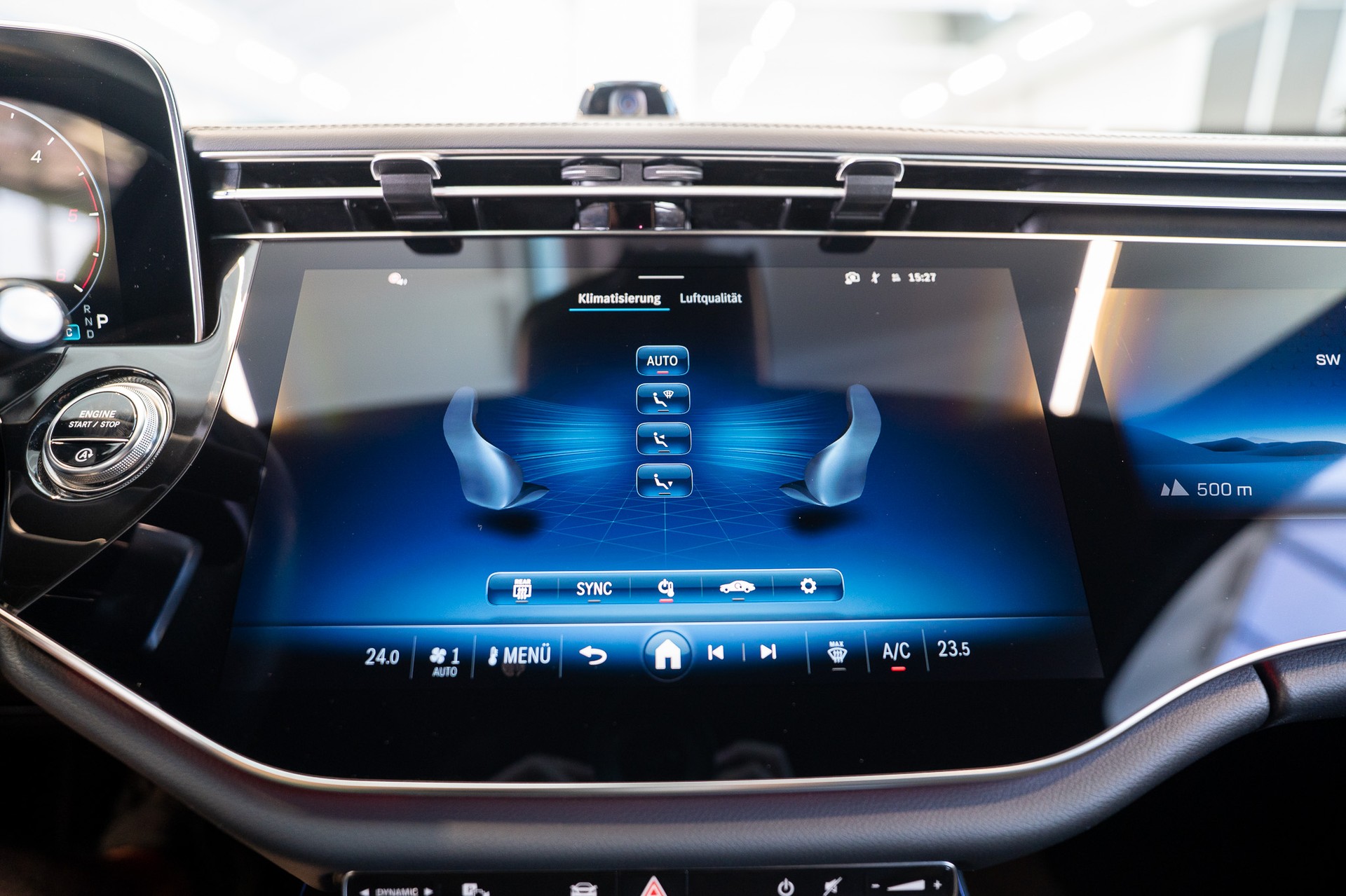 MERCEDES-BENZ E 220 d AMG Line / MBUX Superscreen / 360°Kamera / Ambientebeleuchtung-image-22