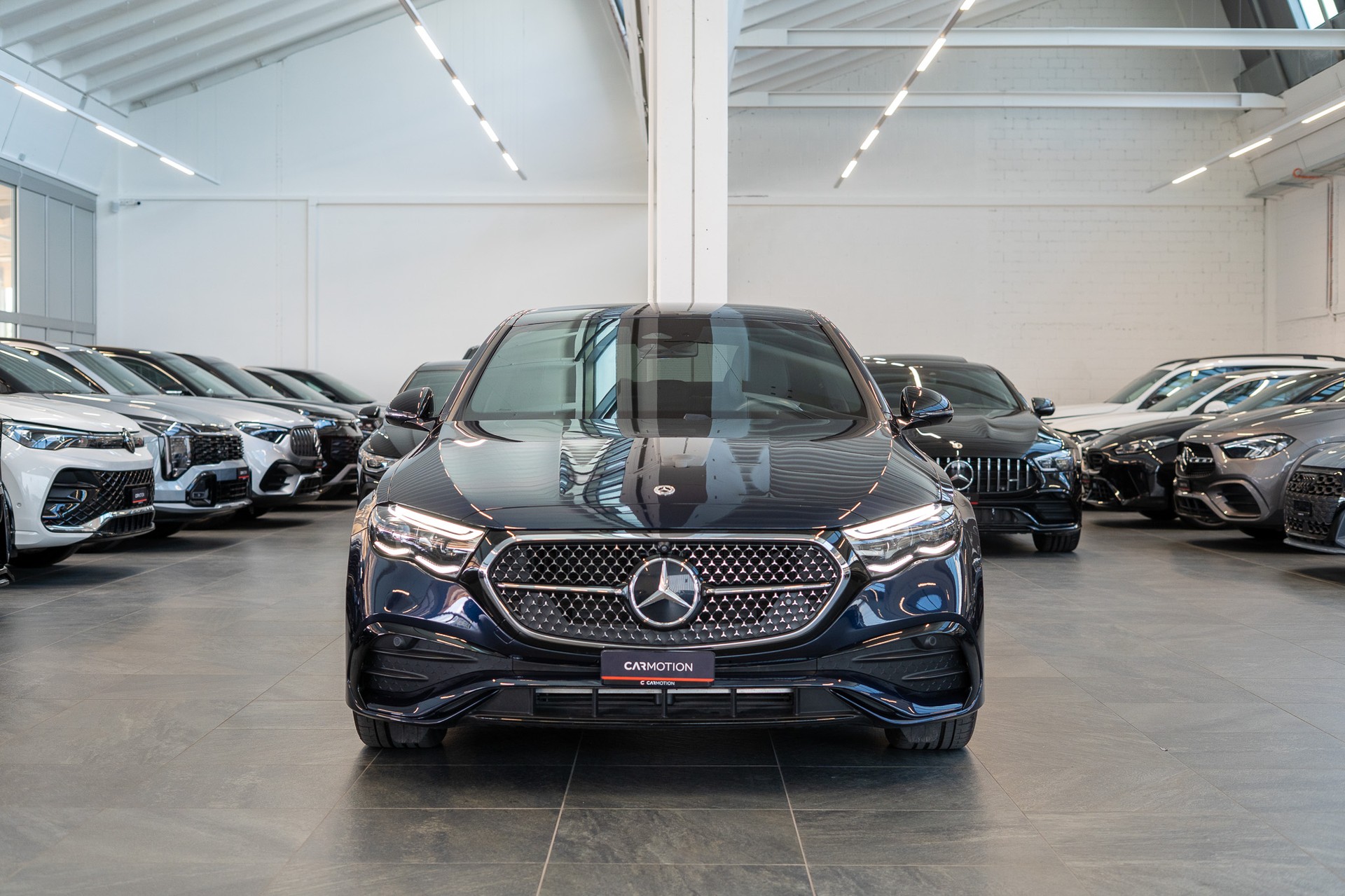 MERCEDES-BENZ E 220 d AMG Line / MBUX Superscreen / 360°Kamera / Ambientebeleuchtung-image-1