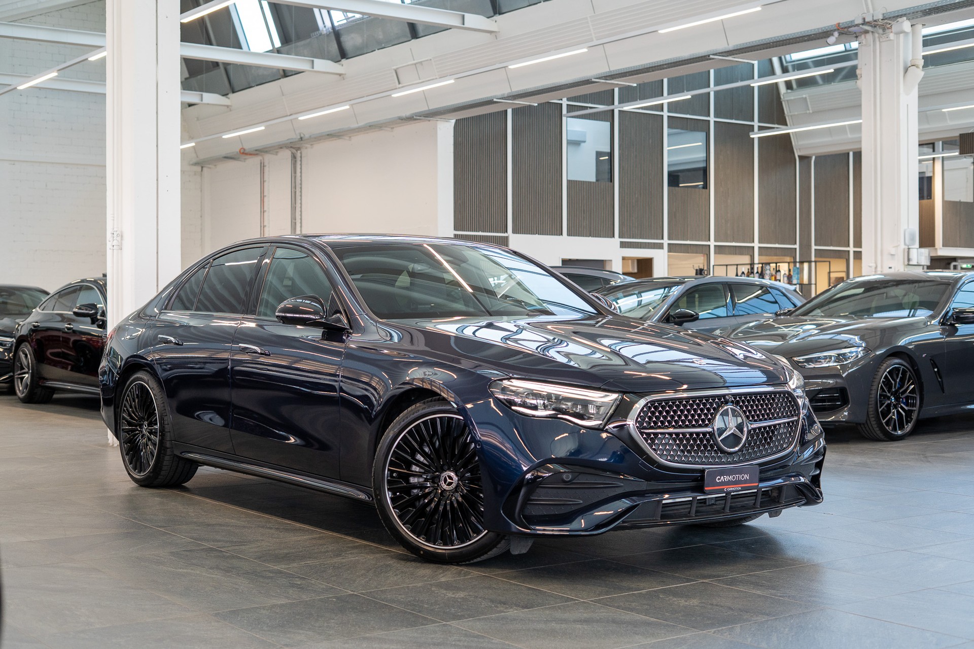 MERCEDES-BENZ E 220 d AMG Line / MBUX Superscreen / 360°Kamera / Ambientebeleuchtung-image-2