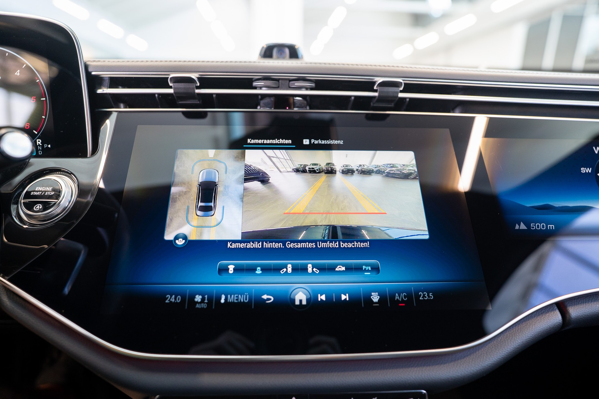 MERCEDES-BENZ E 220 d AMG Line / MBUX Superscreen / 360°Kamera / Ambientebeleuchtung-image-20