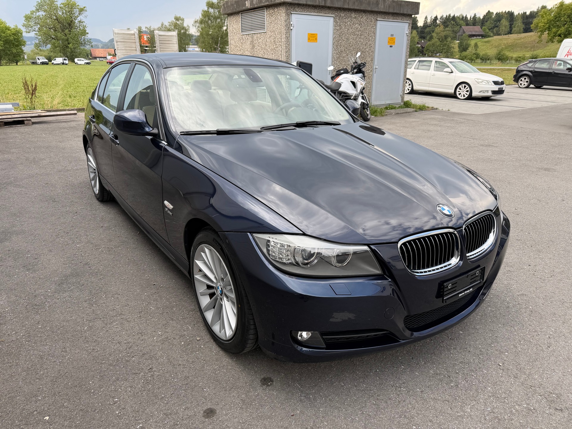 BMW BMW 330d xDrive LCI Steptronic Frisch MFK-image-1