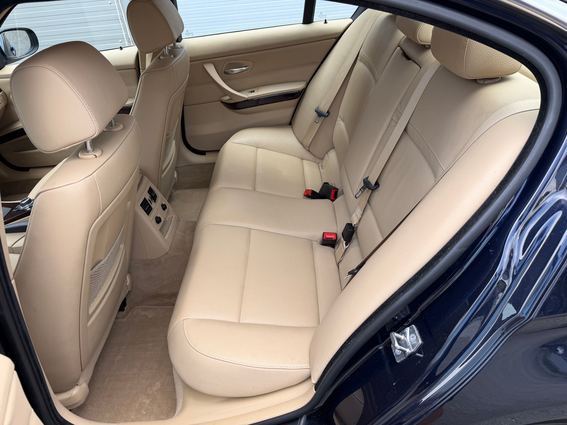 BMW BMW 330d xDrive LCI Steptronic Frisch MFK-image-9