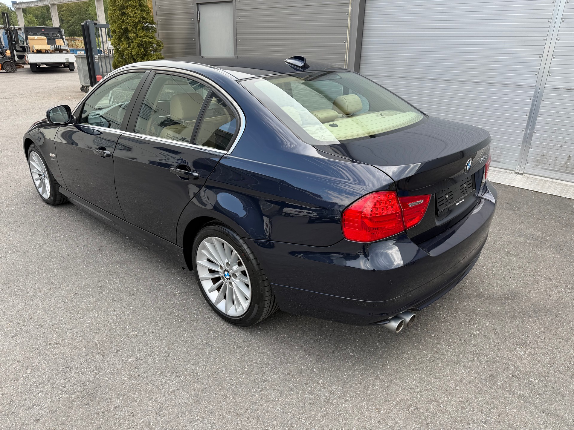 BMW BMW 330d xDrive LCI Steptronic Frisch MFK-image-3