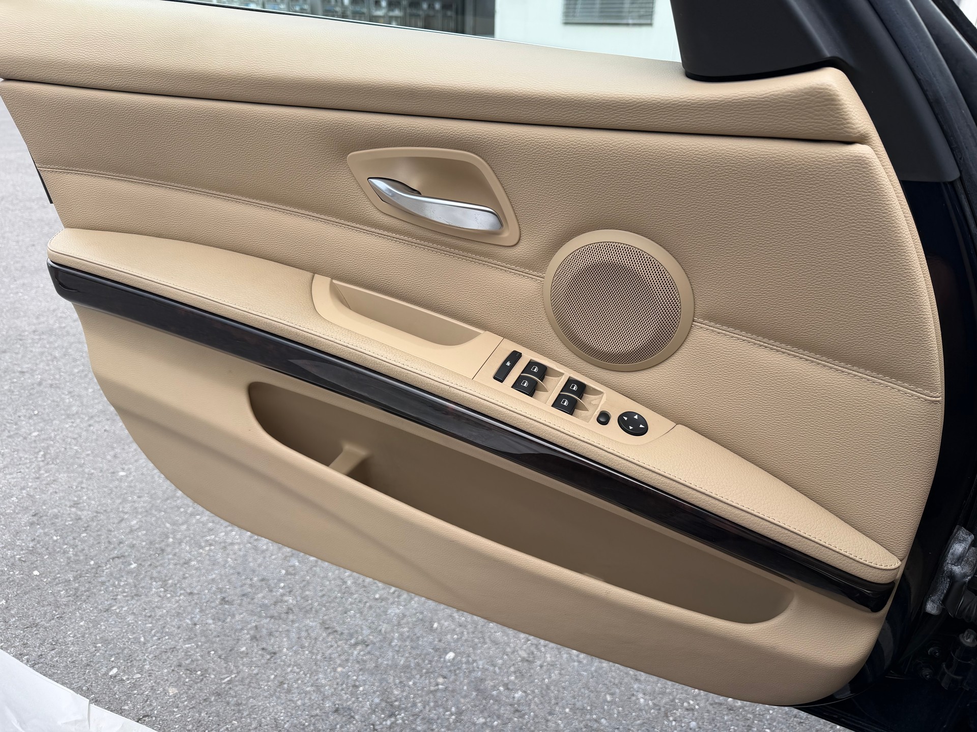 BMW BMW 330d xDrive LCI Steptronic Frisch MFK-image-12