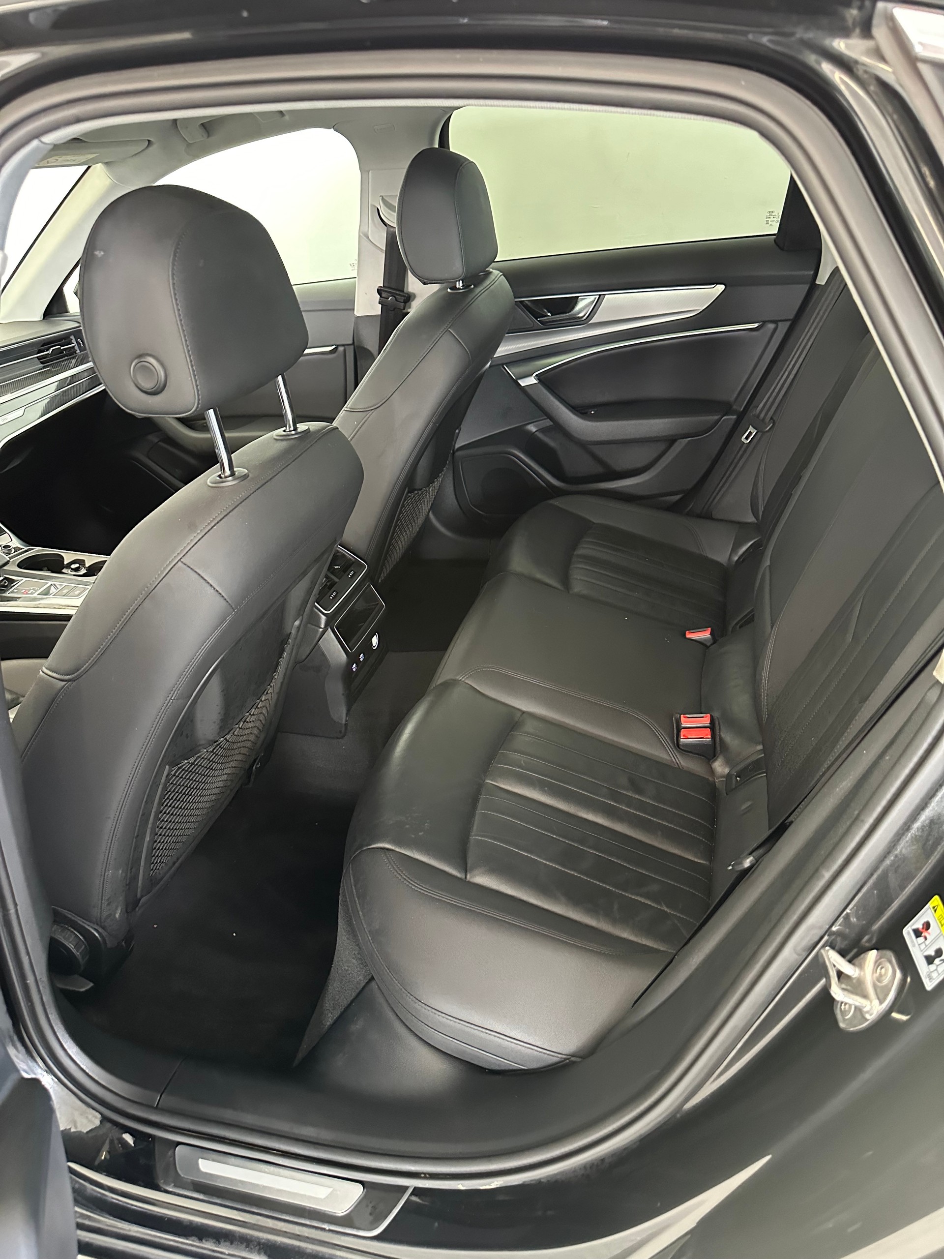 AUDI A6 Limousine 40 TDI Design S-tronic-image-11