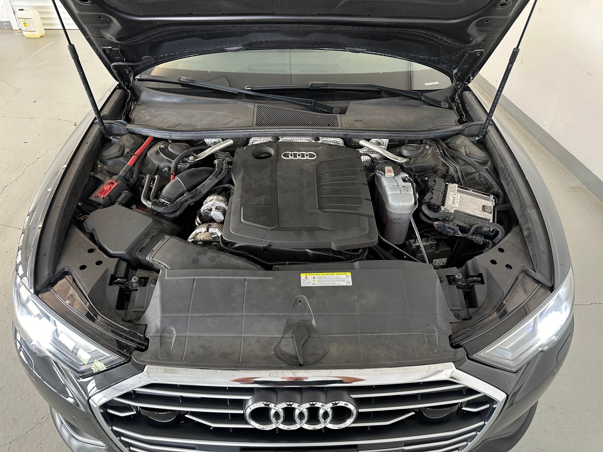 AUDI A6 Limousine 40 TDI Design S-tronic-image-15