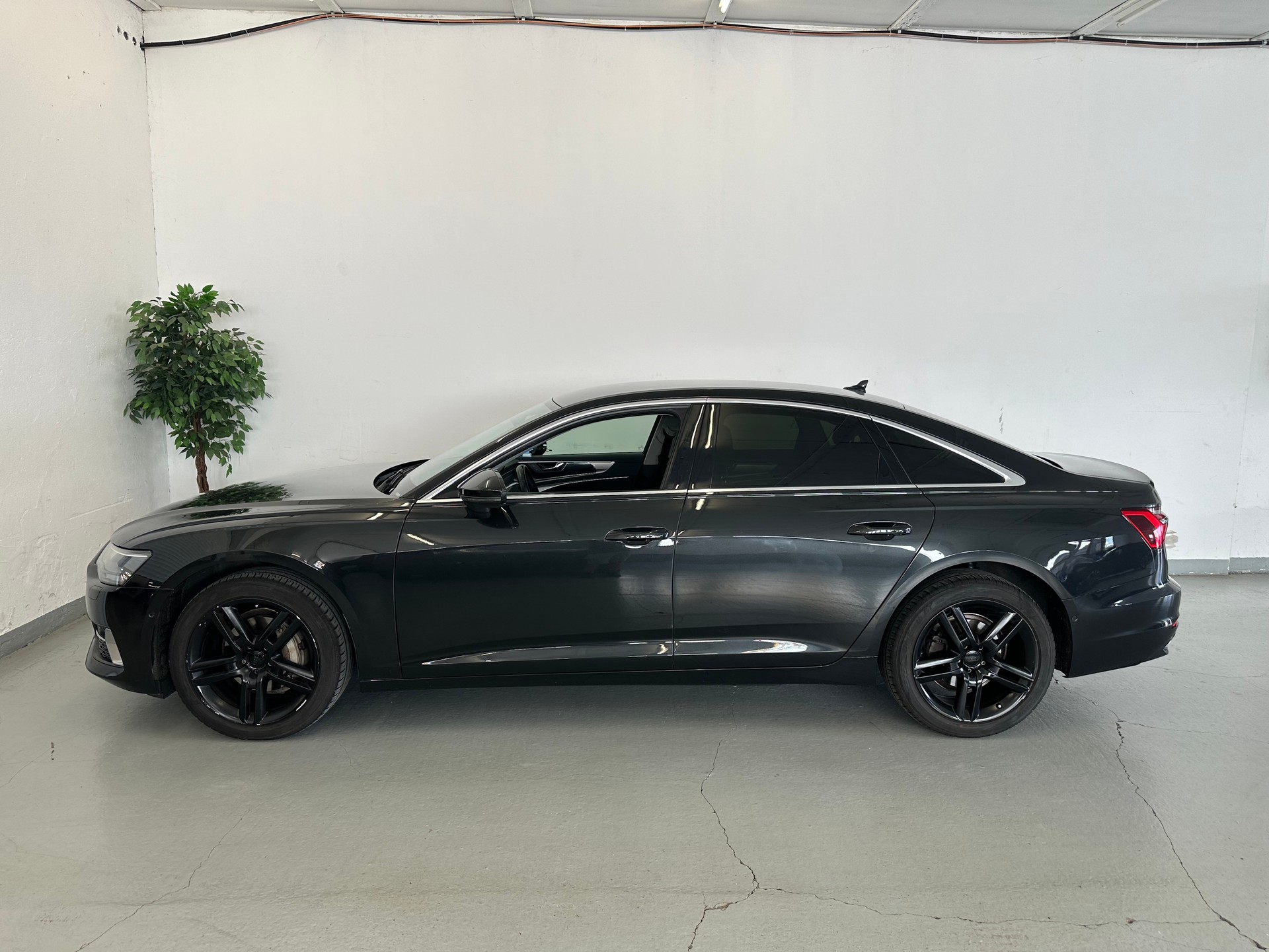 AUDI A6 Limousine 40 TDI Design S-tronic-image-4