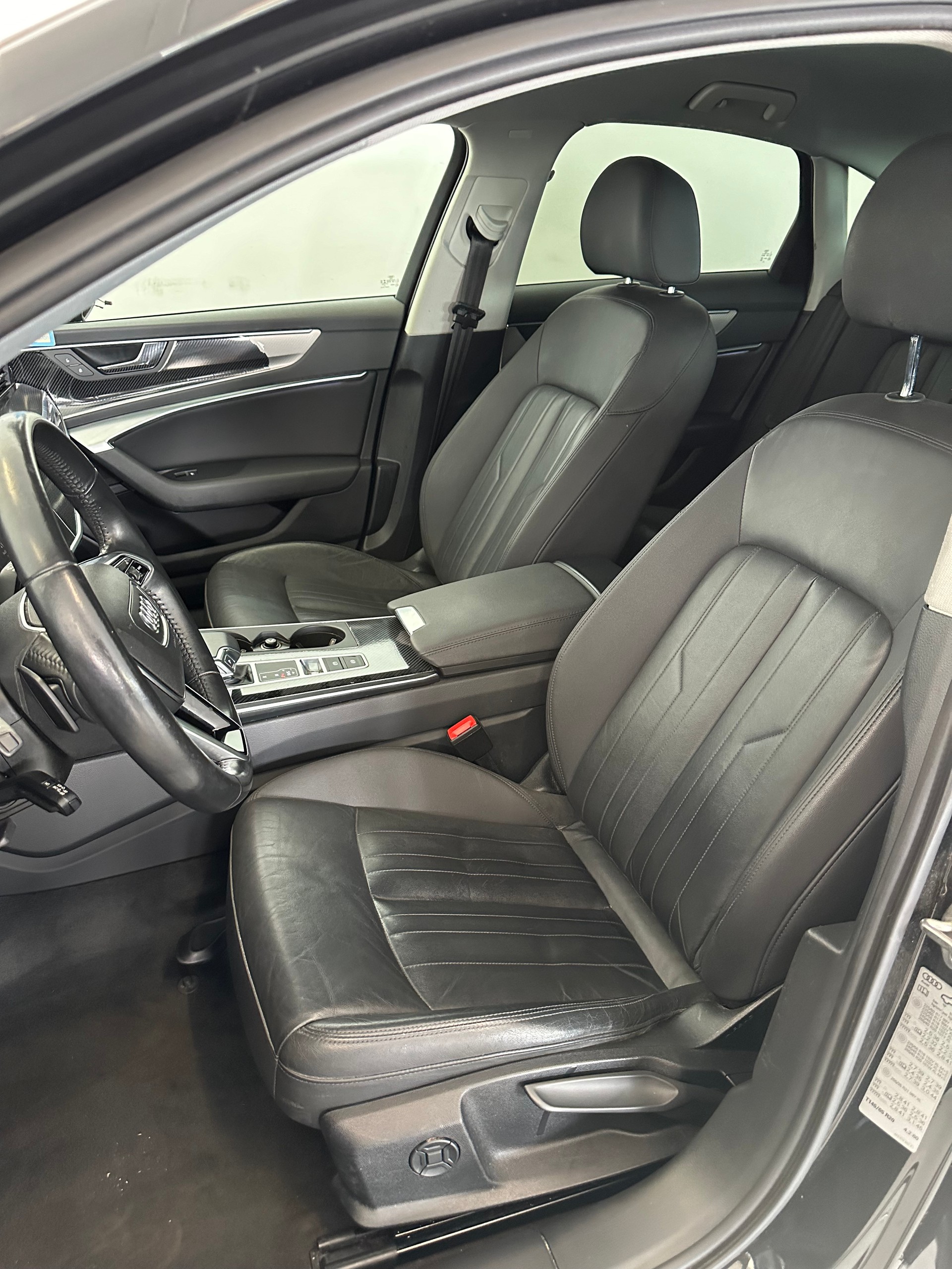 AUDI A6 Limousine 40 TDI Design S-tronic-image-12