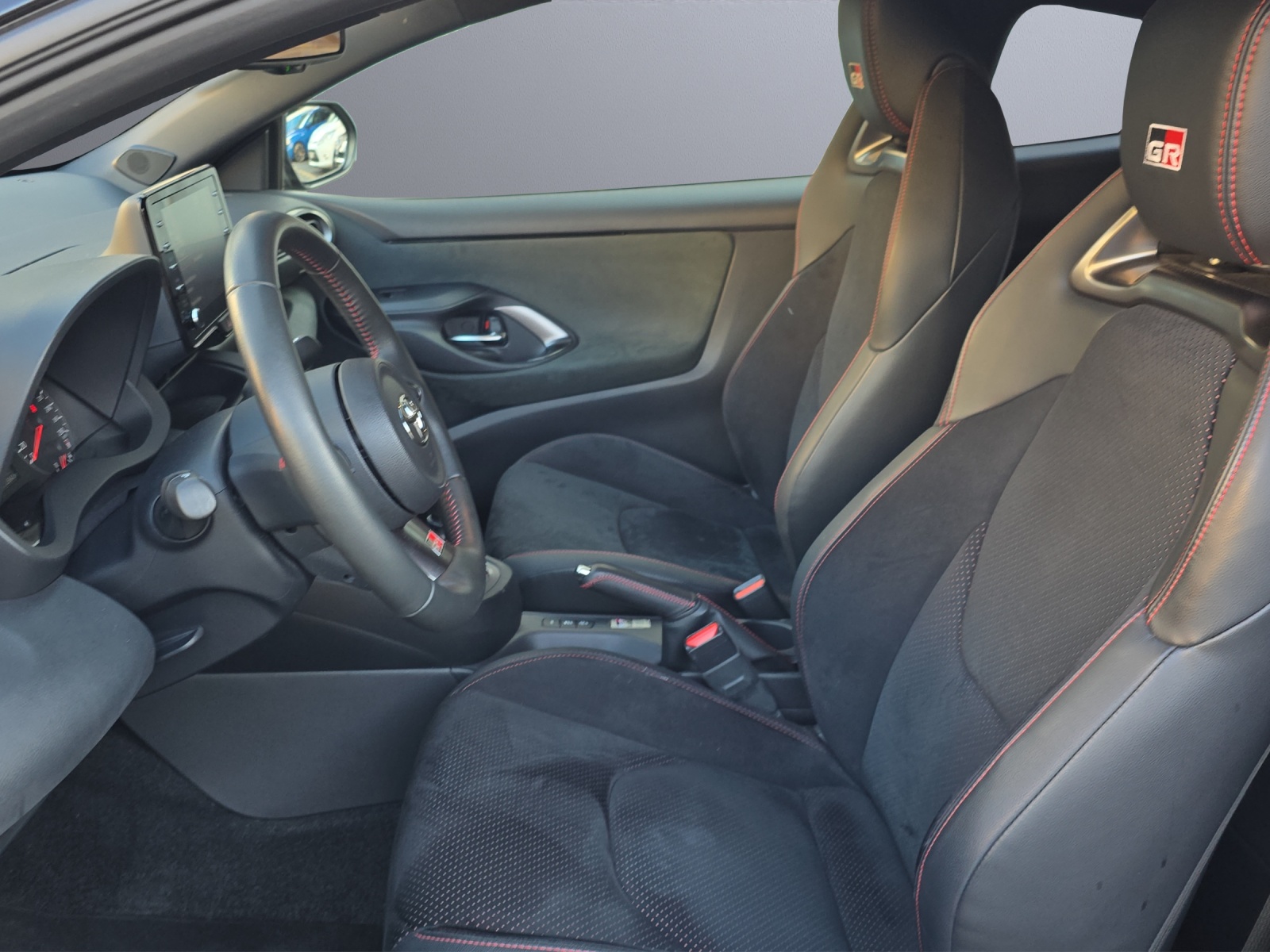 TOYOTA GR Yaris 1.6 Turbo Sport 4x4-image-4