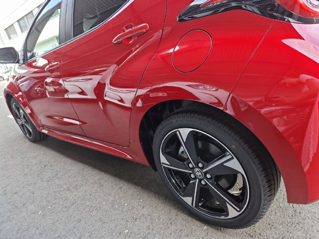 TOYOTA Yaris 1.5 VVT-i HSD Premium 47408/001-image-16